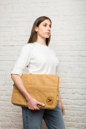 PAPERO Laptoptasche 15,6-Zoll aus Kraftpapier ARMADILLO federleicht, wasserfest, vegan, nachhaltig