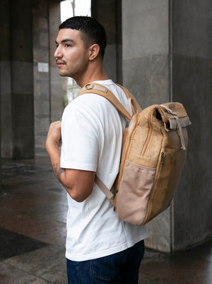 PAPERO Rucksack YETI PRO EDITION 26 L DURCHDACHT aus Kraftpapier leicht, reißfest und wasserfest nachhaltig